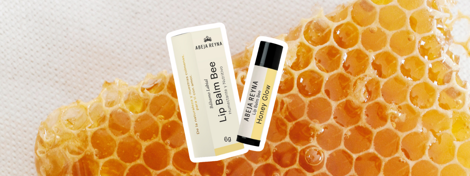 Descubre el nuevo Honey Glow Lip Balm: Hidratación y brillo natural.