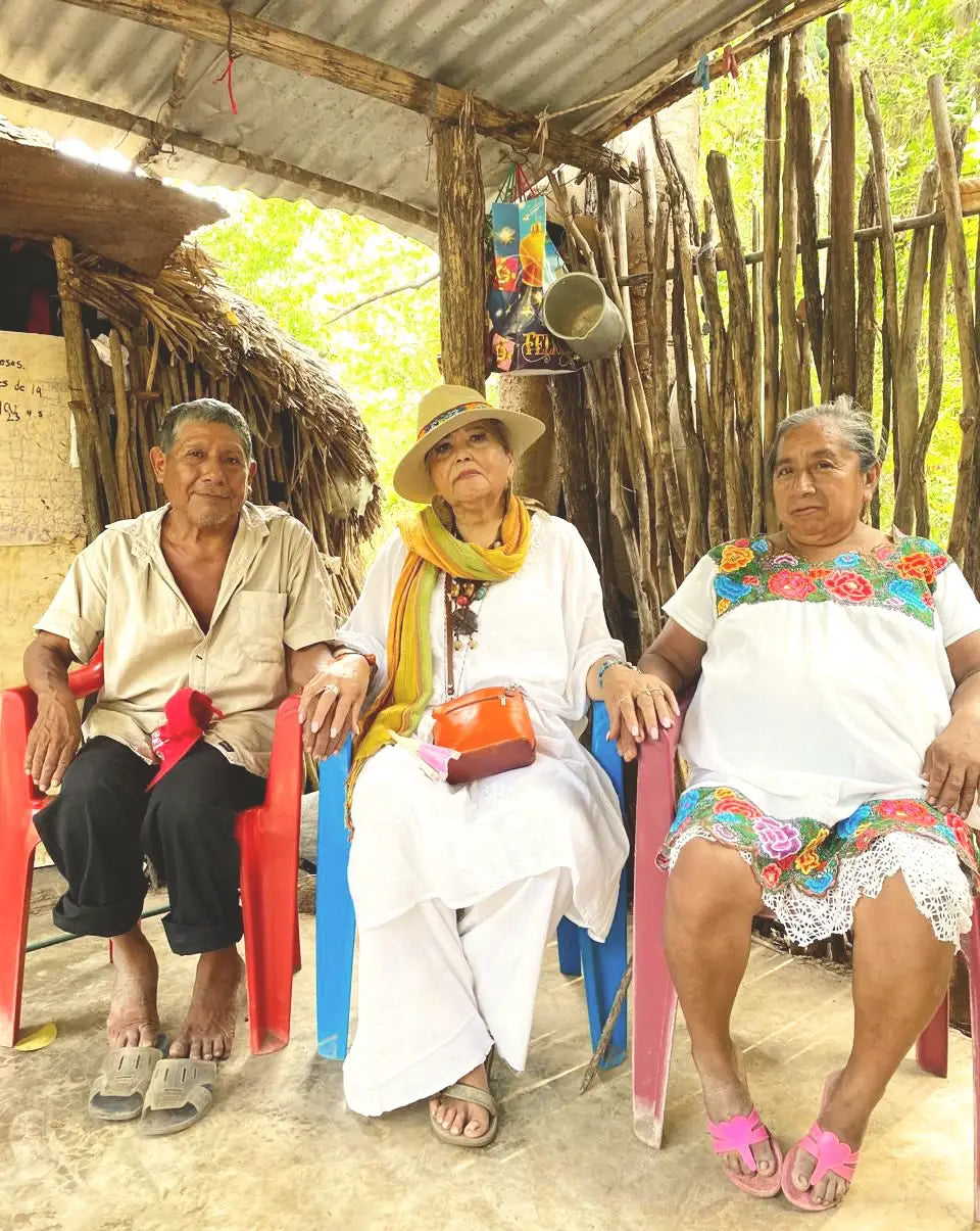 Abeja Reyna y Educampo en una labor en conjunto